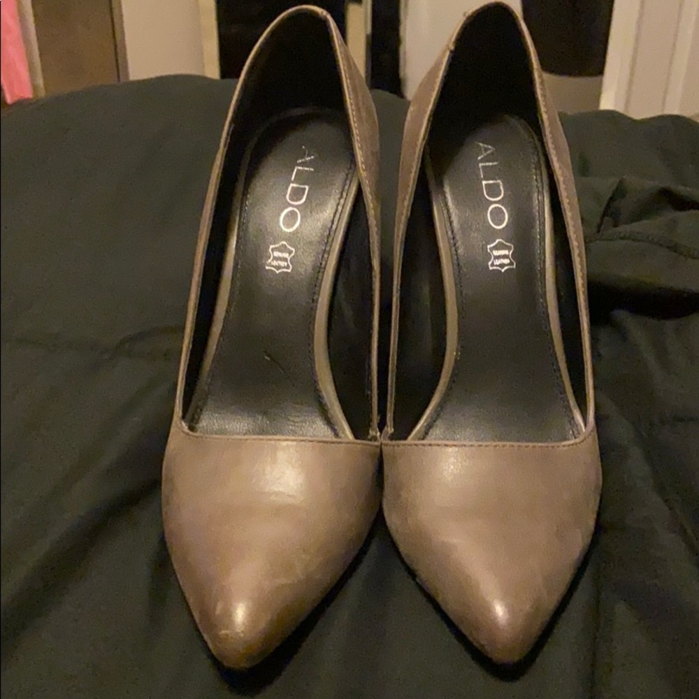 Aldo dark nude pumps